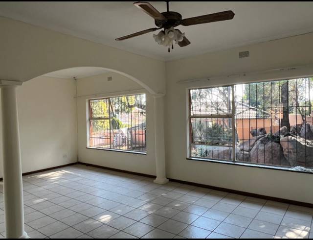 4 BEDROOM HOUSE FOR SALE IN GLENVISTA